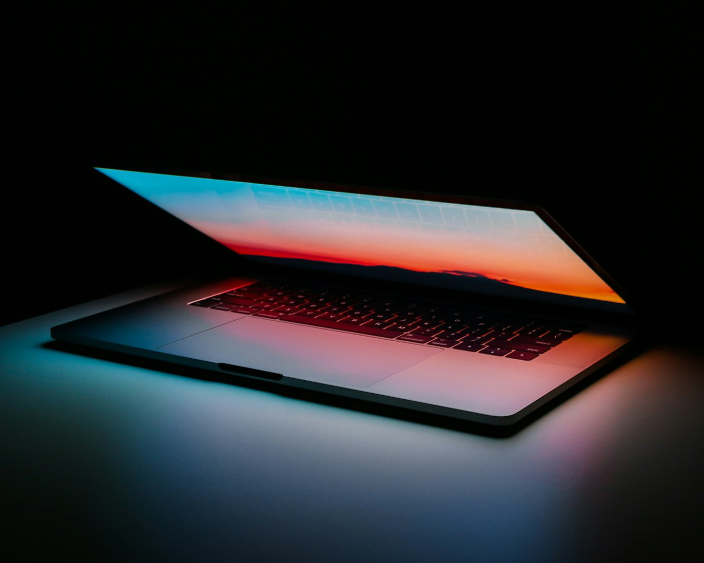 Un ordinateur portable est un bon exemple d'appareil connecté et de l'internet des objets (IoT).